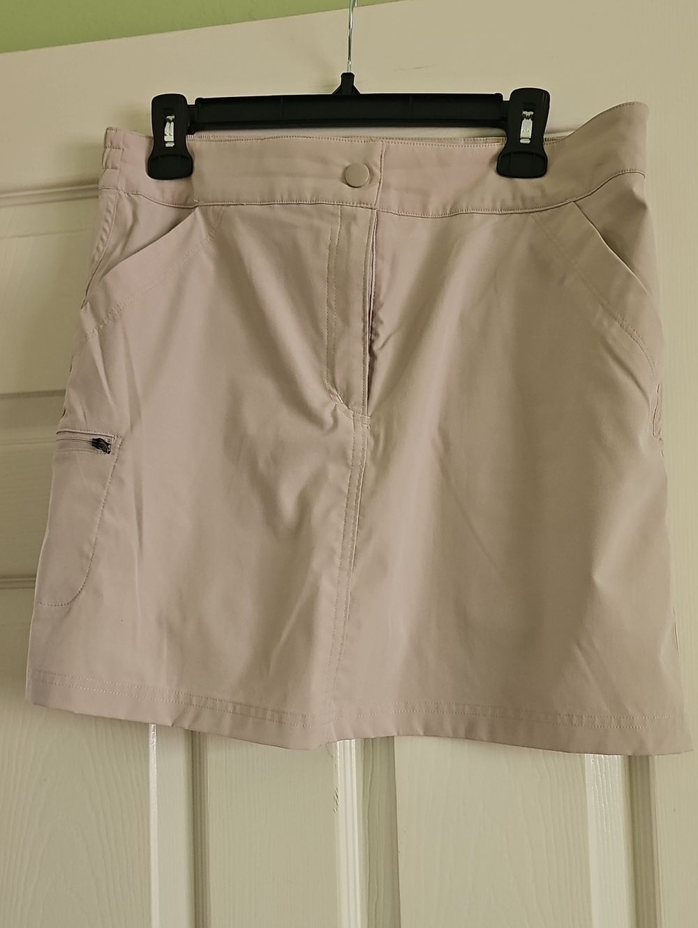 Women’s Light Beige Performance Skort